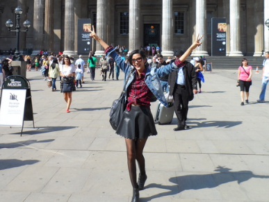 Hoang Thuy cuon hut voi phong cach freestyle o London hinh anh