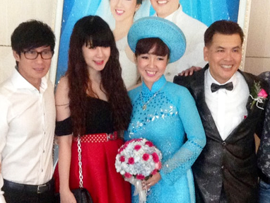 Nghe si hai Huu Nghia cuoi vo o tuoi 51 hinh anh