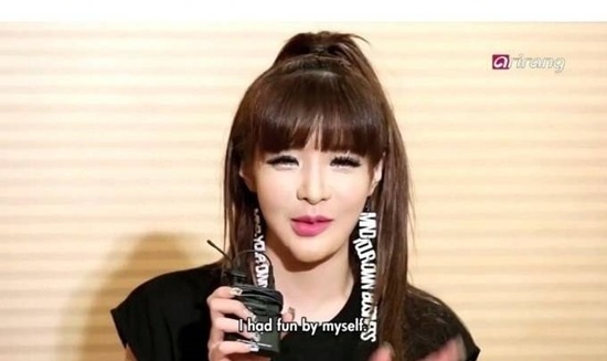 Park Bom lo cam meo mo hinh anh