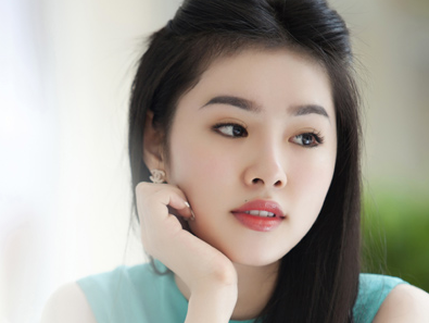 Hot girl tiet lo chuyen tinh voi sieu mau Vinh Thuy hinh anh