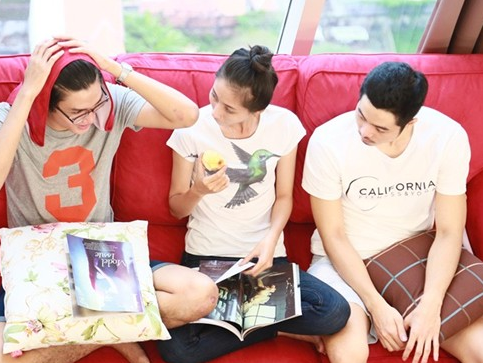 Clip thi sinh Next Top tu choi cho ngu chung vi 'thay ghet' hinh anh