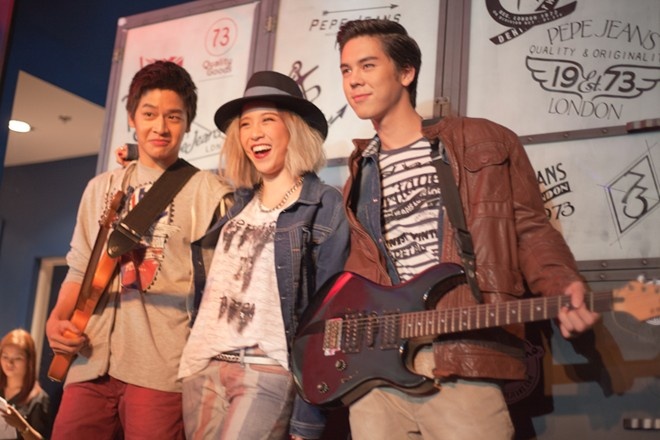 Hot boy Phu 'Tuoi noi loan' khuay dong san dien thoi trang hinh anh