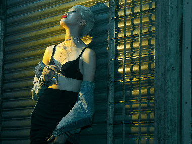 Co gai tomboy Next Top khoe khoang ho tao bao tren pho hinh anh