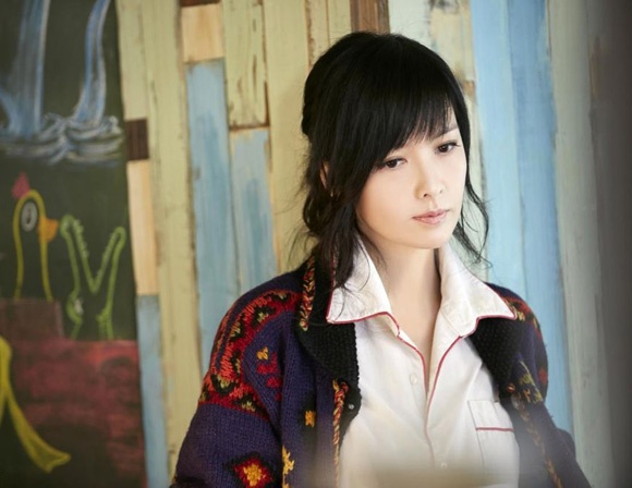 Ngoc nu Chau Hue Man no luc kiem tien nuoi chong hinh anh