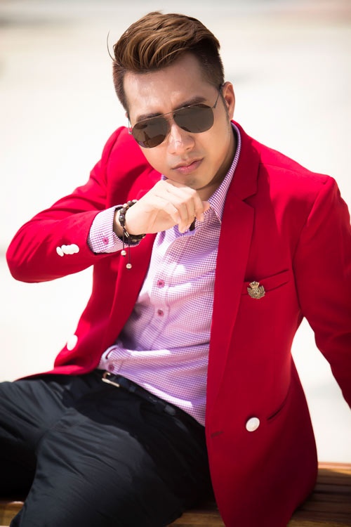 OnlyC chia sẻ, chỉ vài ngày sau khi ra mắt, MV Thanh niên cứng không chỉ được trong nước đón nhận mà ngay cả người Việt tại Mỹ cũng đã thưởng thức ca khúc này.