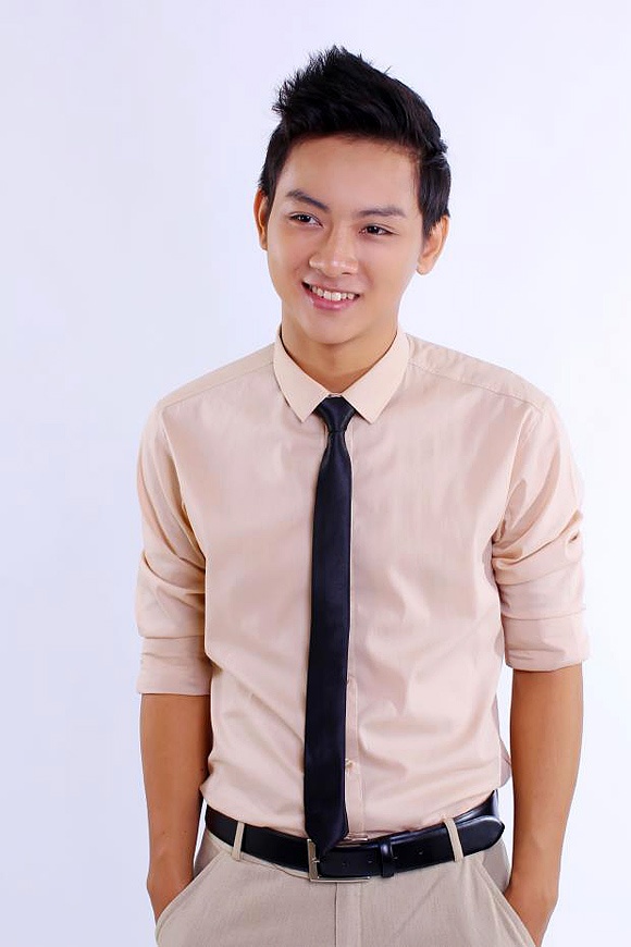 Giá cát-xê hát phòng trà của nam ca sĩ khoảng 20 triệu đồng/show.