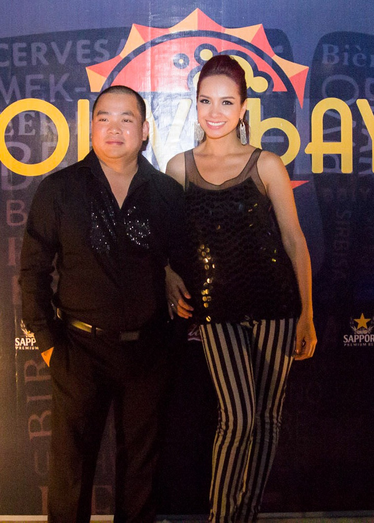 Vo chong Thuy Hanh - Minh Khang tinh tu di tiec hinh anh