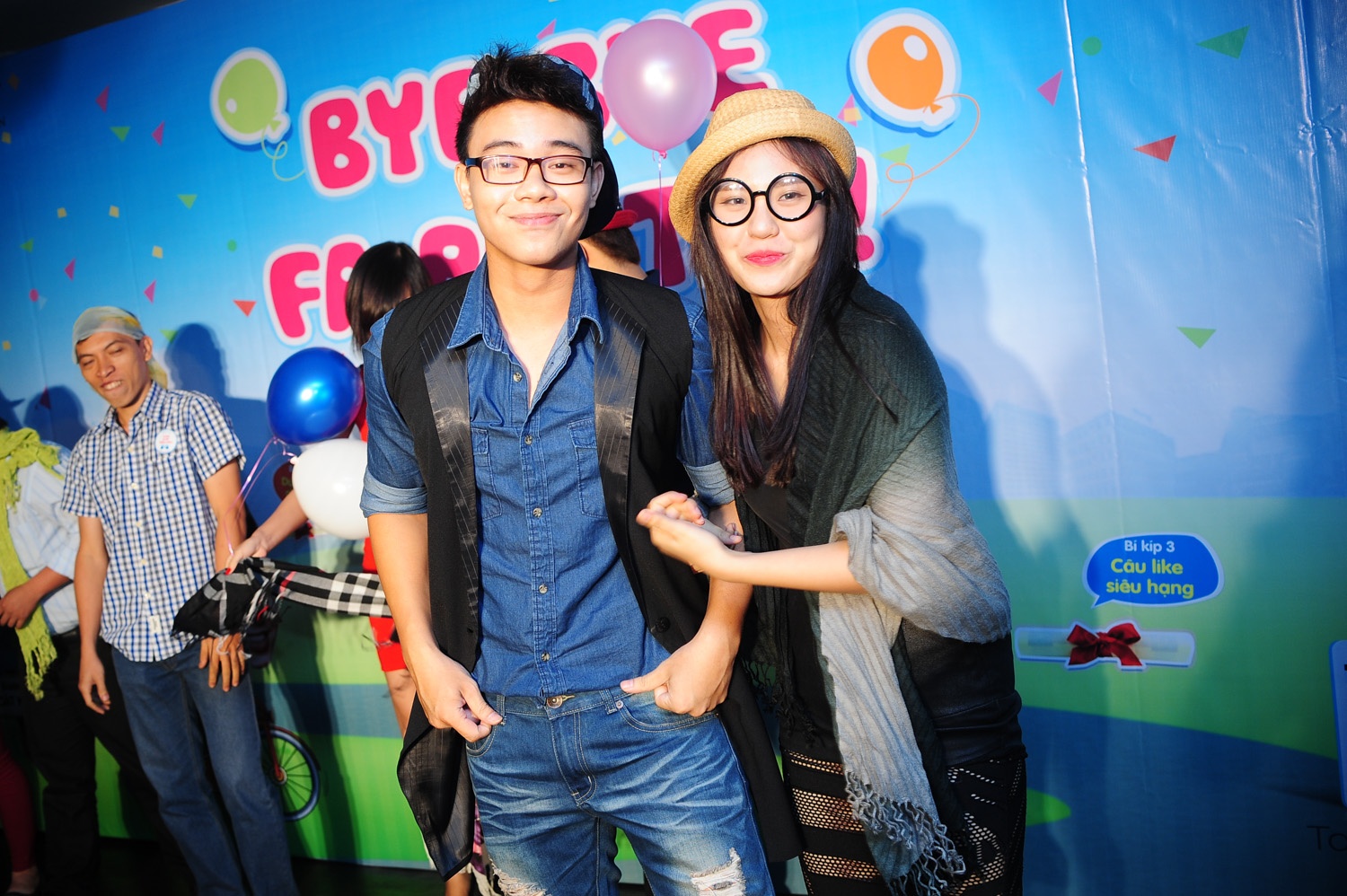 Dong Hung - Phuong Linh to chuc tiec chia tay doc than hinh anh