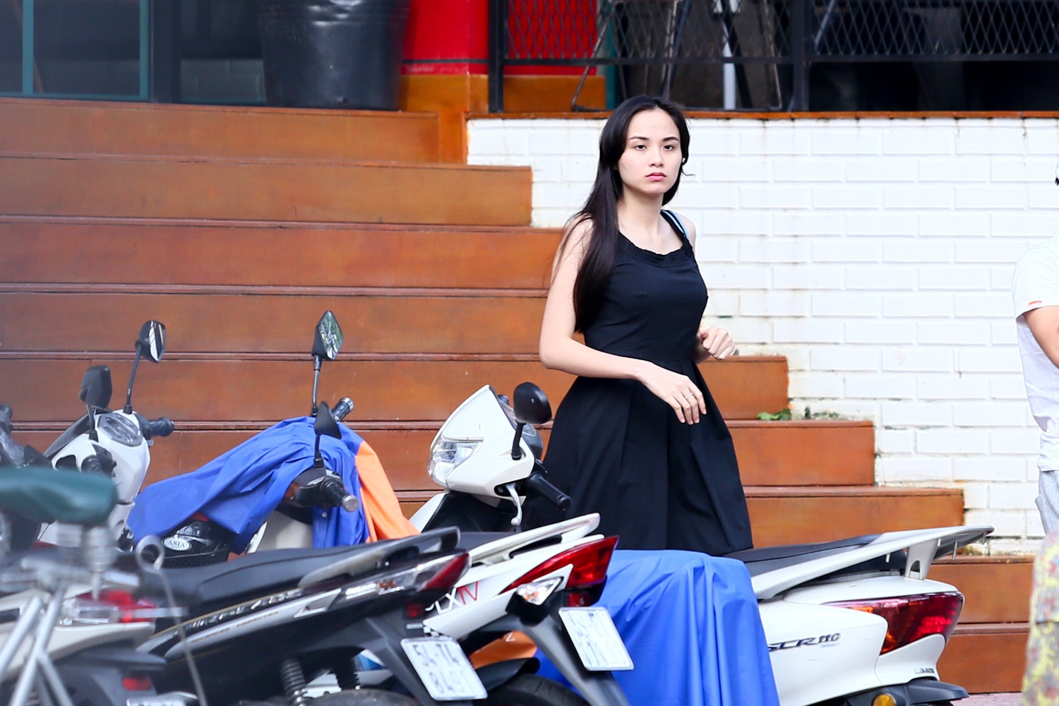 Diễm Hương mang bầu