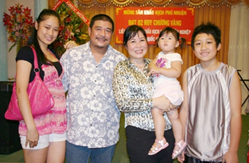 Gia đình hạnh phúc của danh hài nổi tiếng.