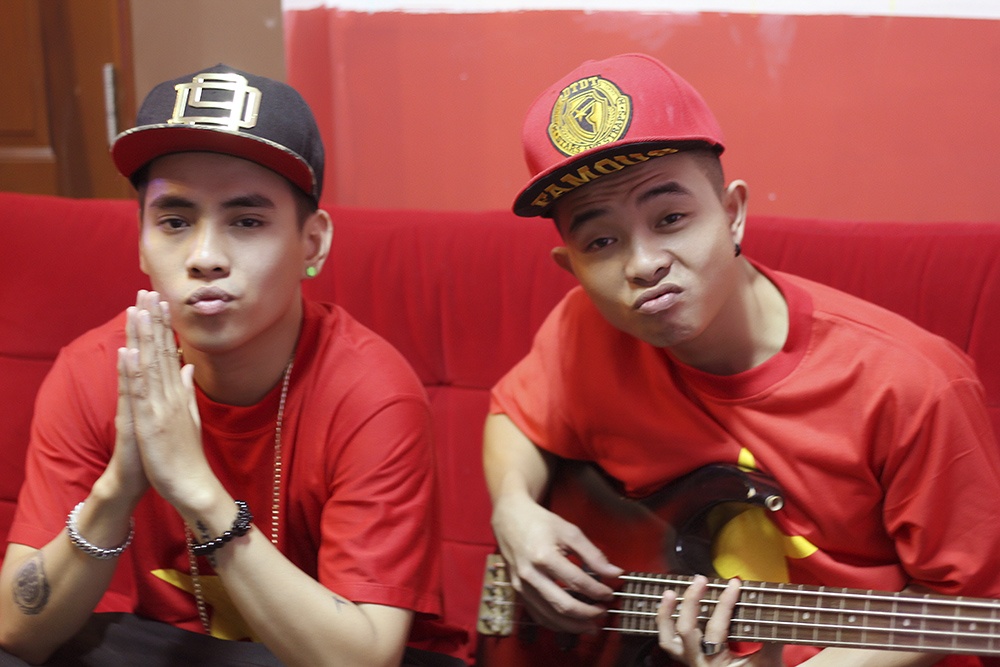 FB Boiz va Hoang Ton ra mat du an 'Ten toi Viet Nam' hinh anh