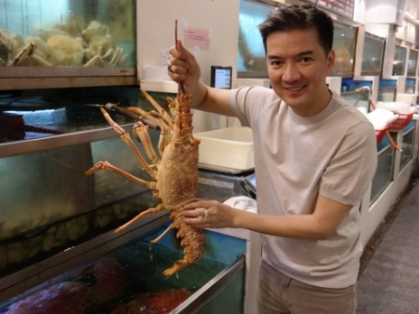 4 nghe tay trai doc dao cua ca si Viet hinh anh