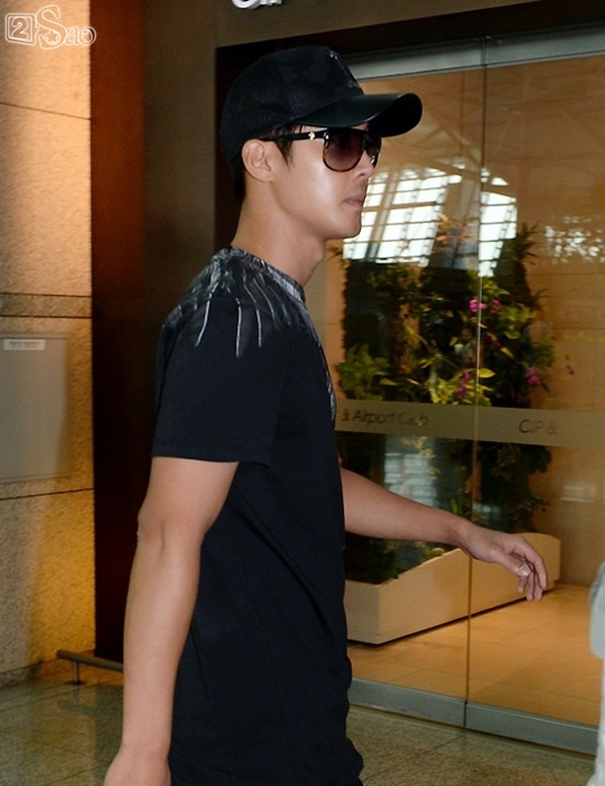 Kim Hyun Joong vẫn tiếp tục các hoạt động khi scandal chưa ngã ngũ.