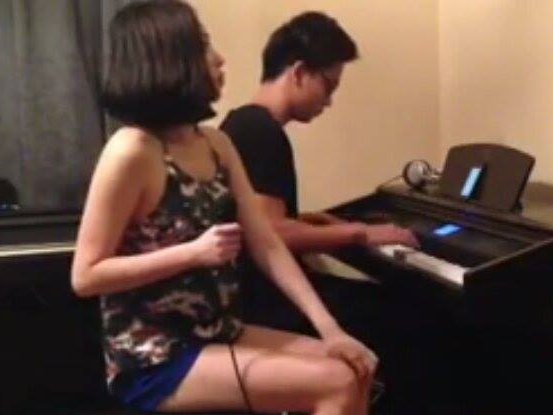 Toc Tien mac vay ngu cover hit 'Yeu xa' cua Vu Cat Tuong hinh anh