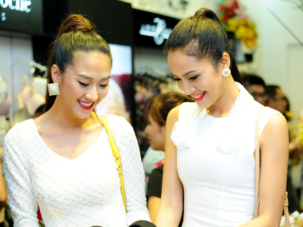 Dan chan dai Viet tu van cach chon trang phuc noi y hinh anh