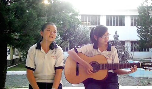 Clip cover gay sot cua Lan Anh khi dang hoc trung hoc hinh anh