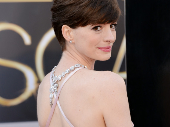 Anne Hathaway bi ghet vi mac vay lo hang nhan Oscar hinh anh