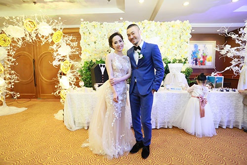 Quynh Nga - Doan Tuan song ca tren san khau tiec cuoi hinh anh