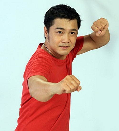 Anh khẳng định dẫu đi hát nhưng đóng phim vẫn là nghề chính.