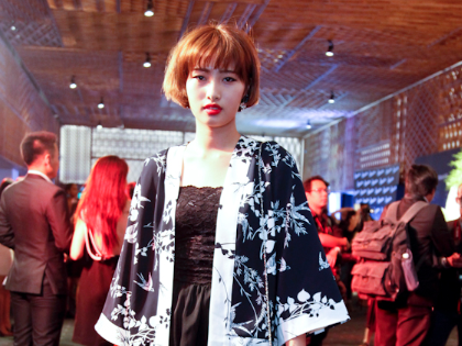 Dan fashionista Viet bung no ngay cuoi Tuan le thoi trang hinh anh