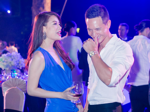 Kim Ly nhay sung trong dem tiec hinh anh