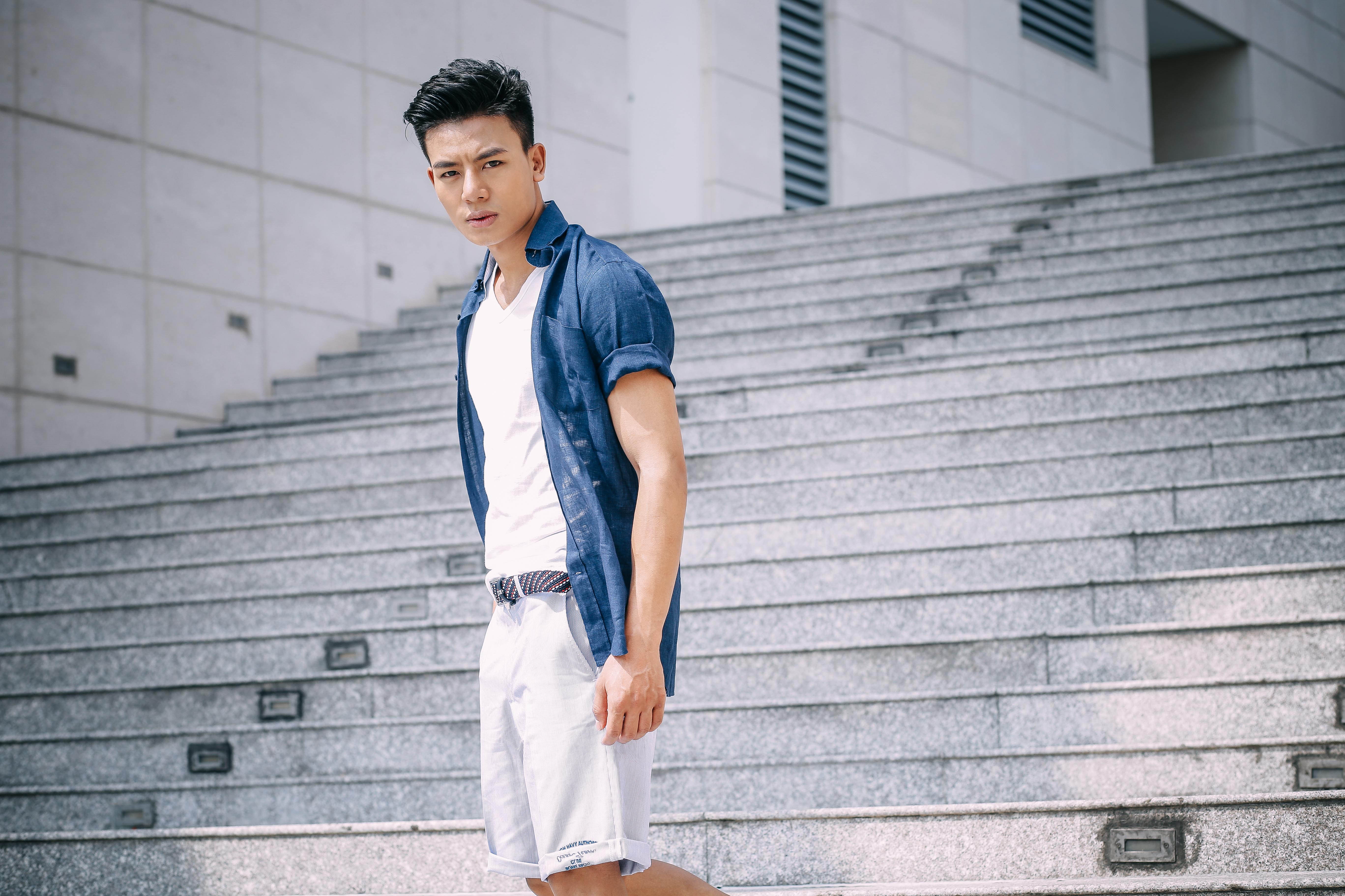 Hiếu Nguyễn thực sự cuốn hút trong những trang phục mang phong cách thể thao đường phố. 