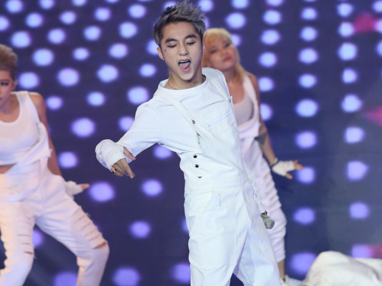 Isaac vuot mat Son Tung o diem so giam khao hinh anh