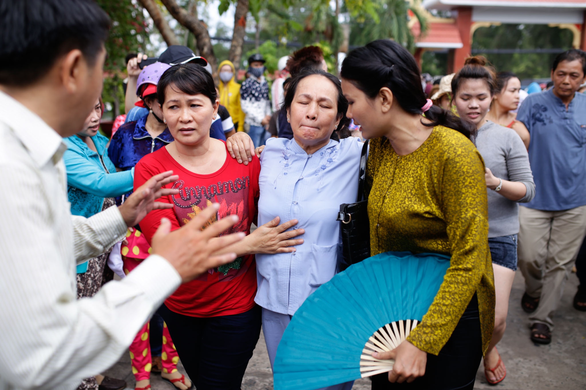 Nhung khoanh khac xuc dong trong tang le Duy Nhan hinh anh