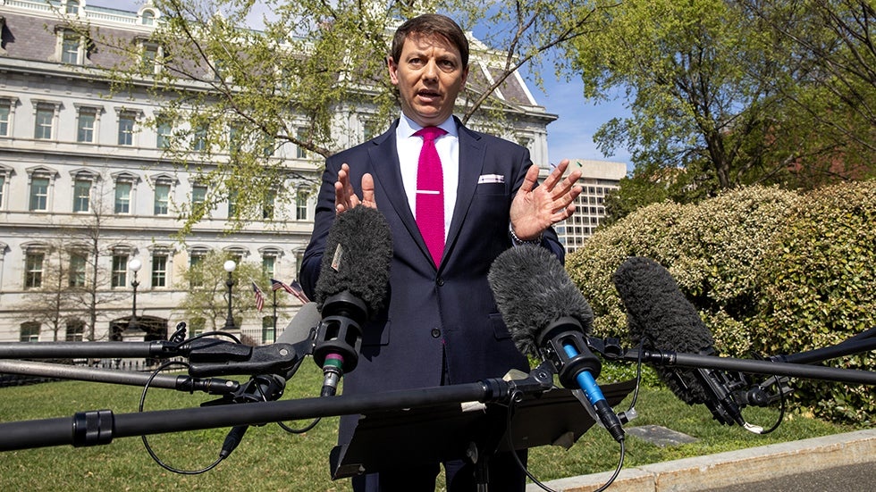 ‘Nhung ngay cuoi tai nhiem la vet nho voi ong Trump’ hinh anh