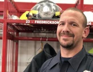 Sung tu phong dan trong hoa hoan khien linh cuu hoa nguy kich hinh anh