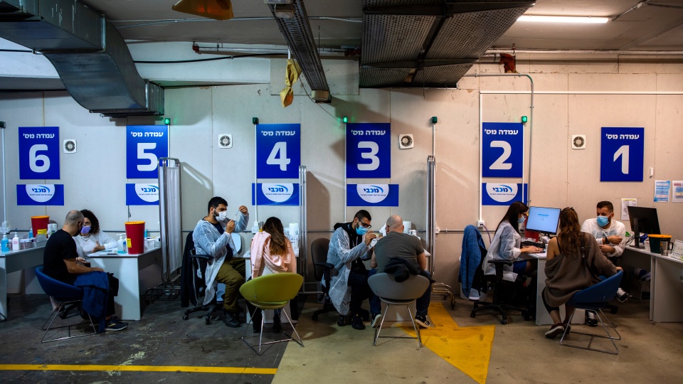 Israel sap mien dich cong dong anh 3