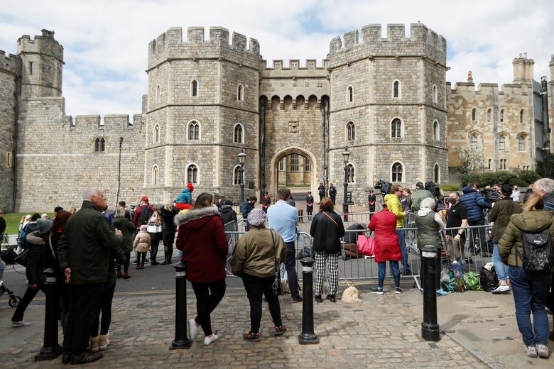 Hoang than Philip qua doi anh 3