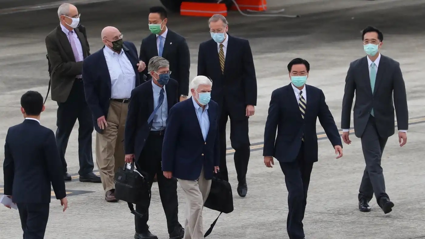 Phai doan My den Dai Loan bat chap Trung Quoc phan doi hinh anh