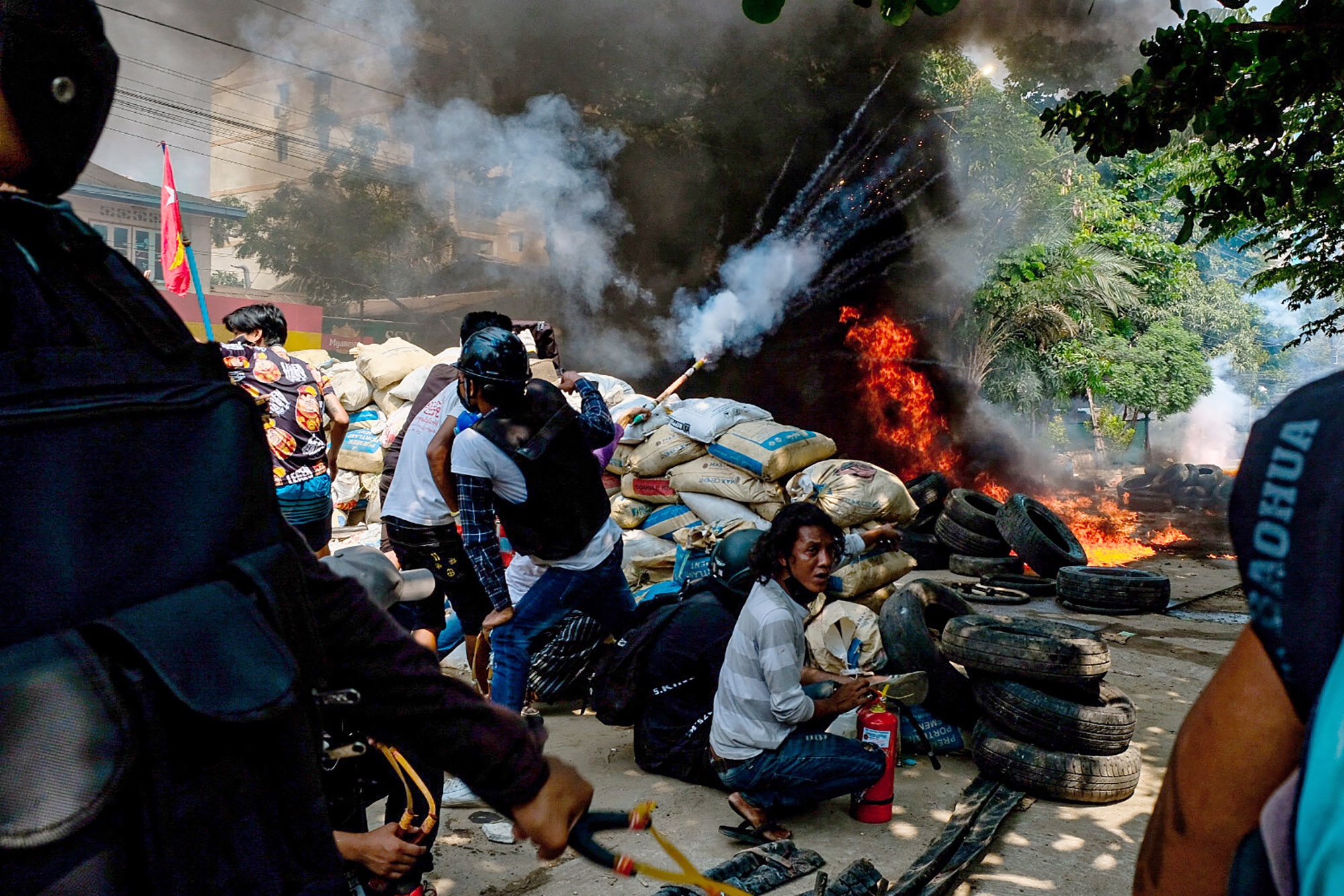 Quan doi Myanmar muon 'trat tu' truoc khi can nhac de xuat cua ASEAN hinh anh