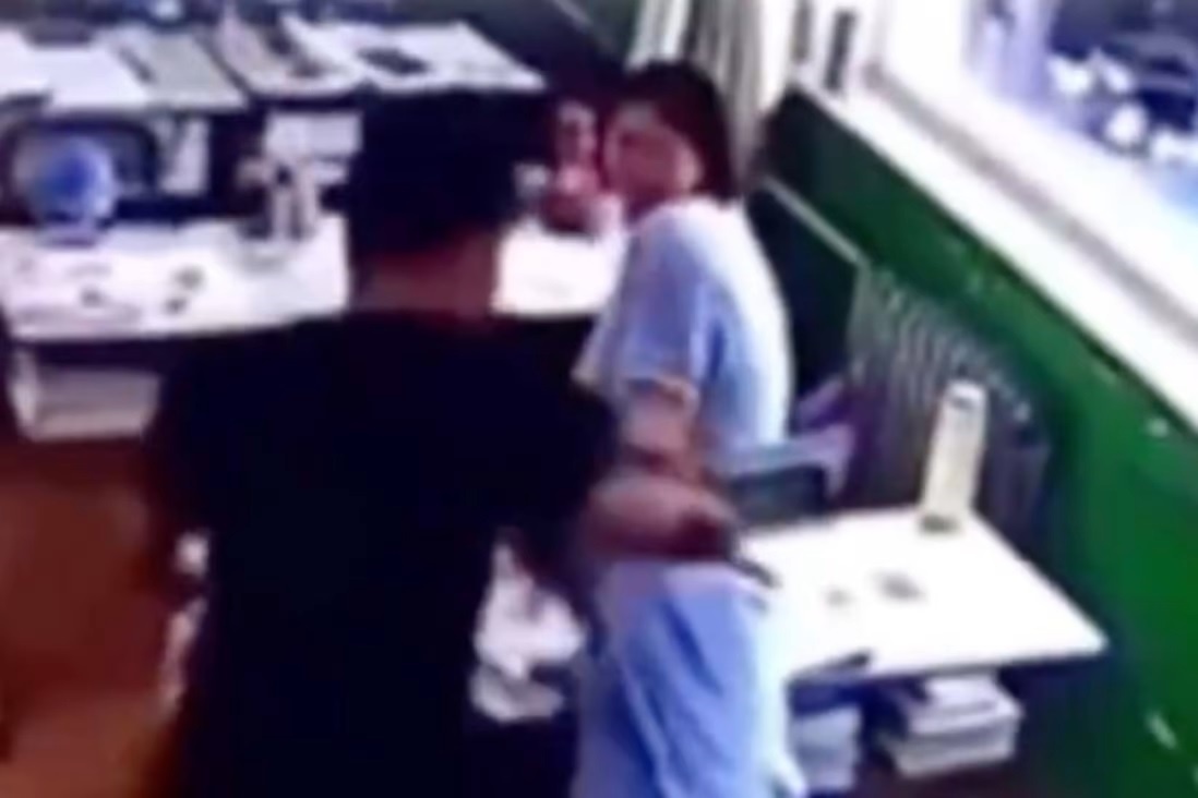 Trung Quoc day song vi nu sinh bi danh dap da man hinh anh