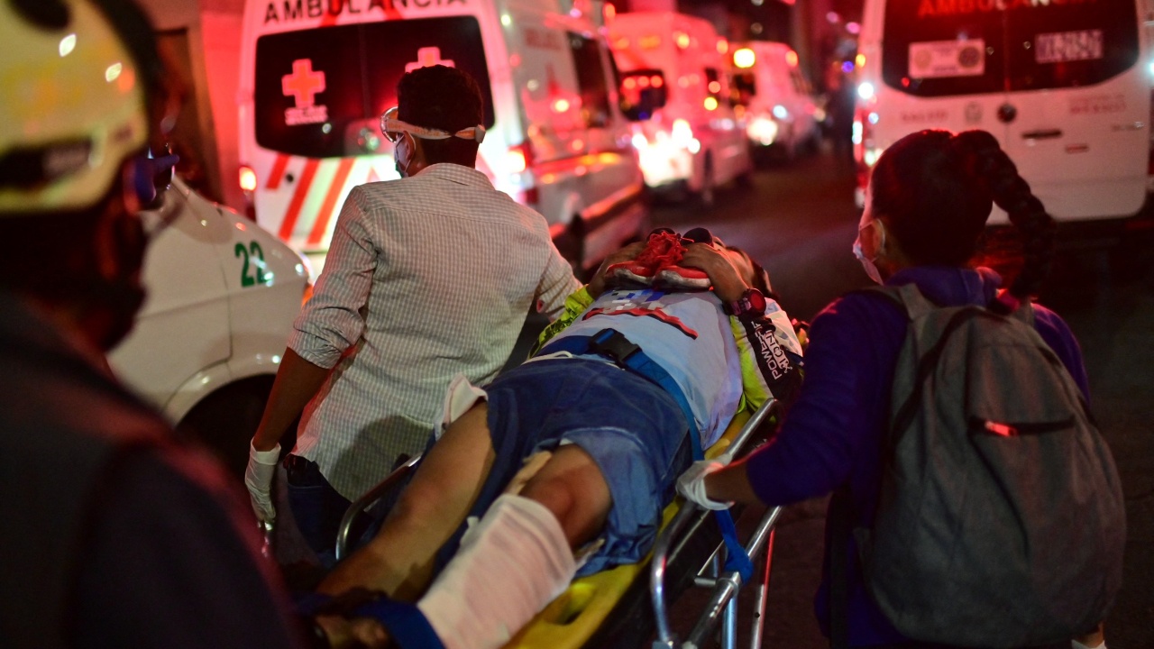 sap cau vuot duong sat o Mexico anh 11