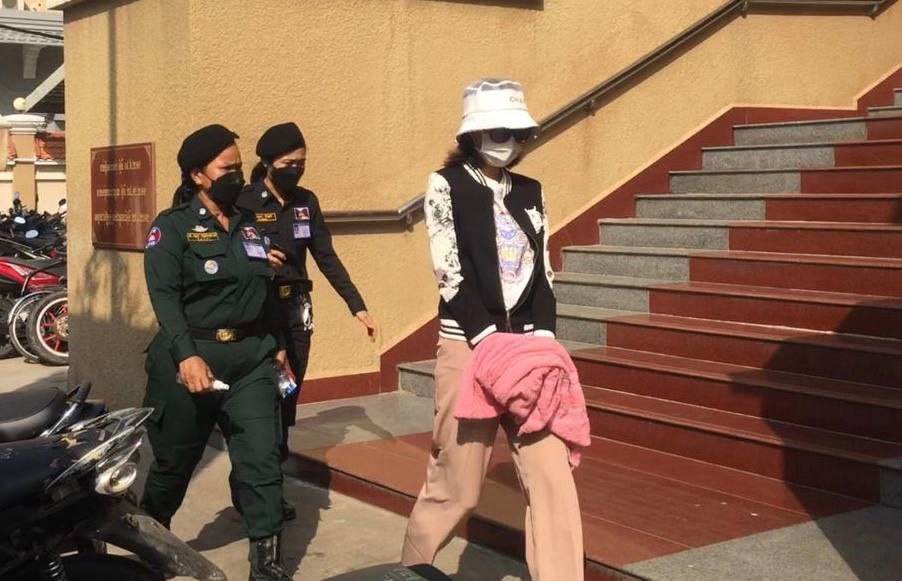 Vu be boi tinh duc chan dong o Campuchia hinh anh