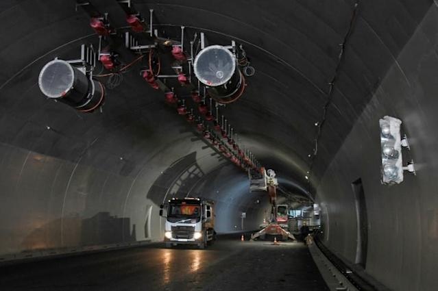 Trung Quoc gai no anh 4