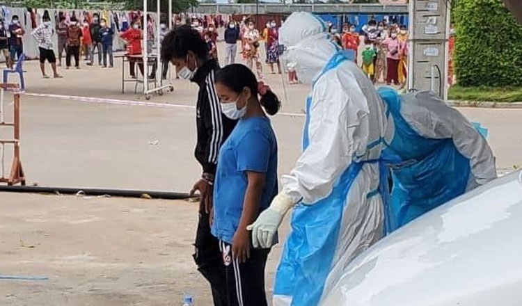 Gia benh nhan, dot nhap trung tam tri Covid-19 de an trom o Phnom Penh hinh anh