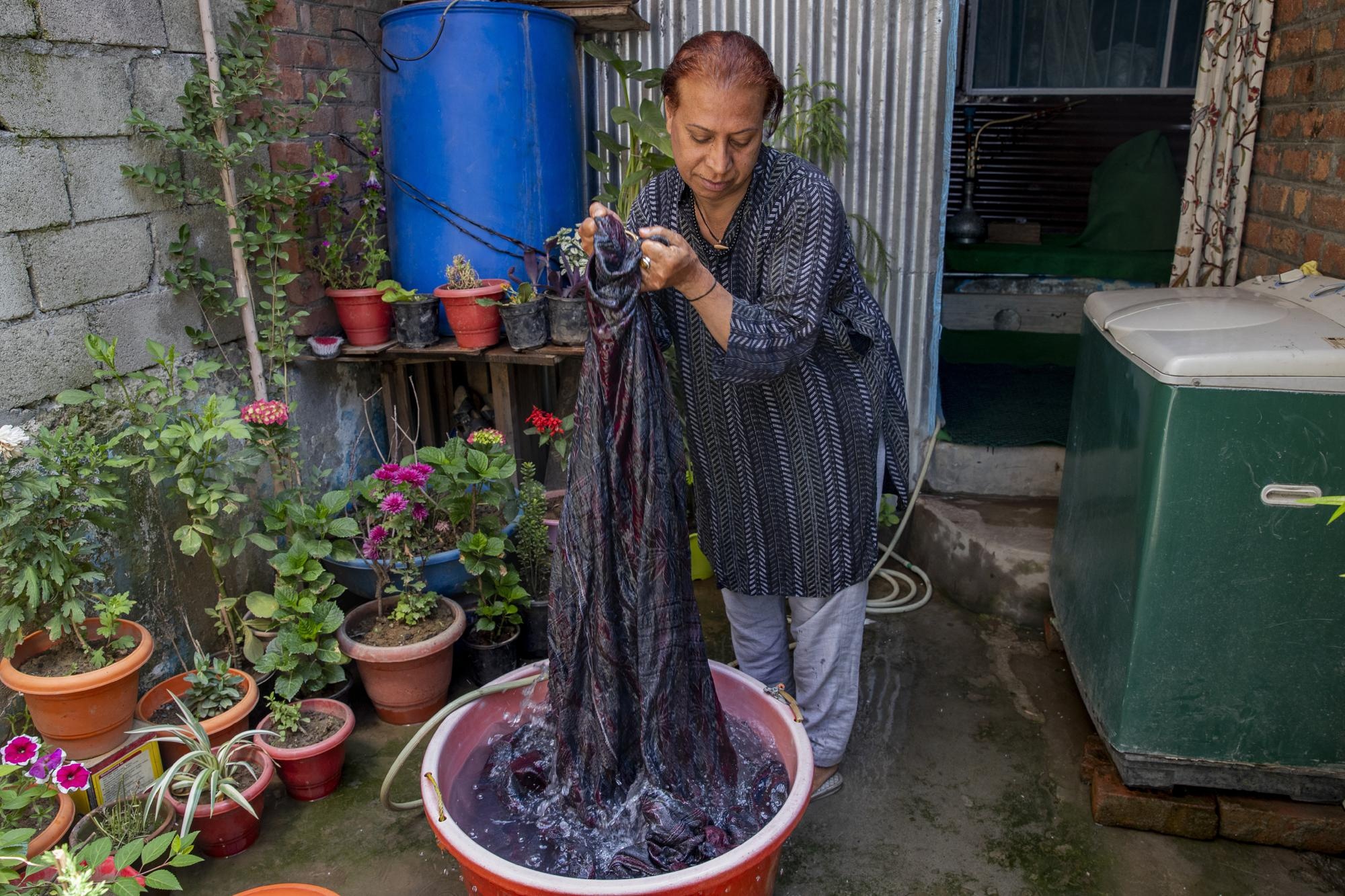 nguoi chuyen gioi An Do bi bo lai anh 8