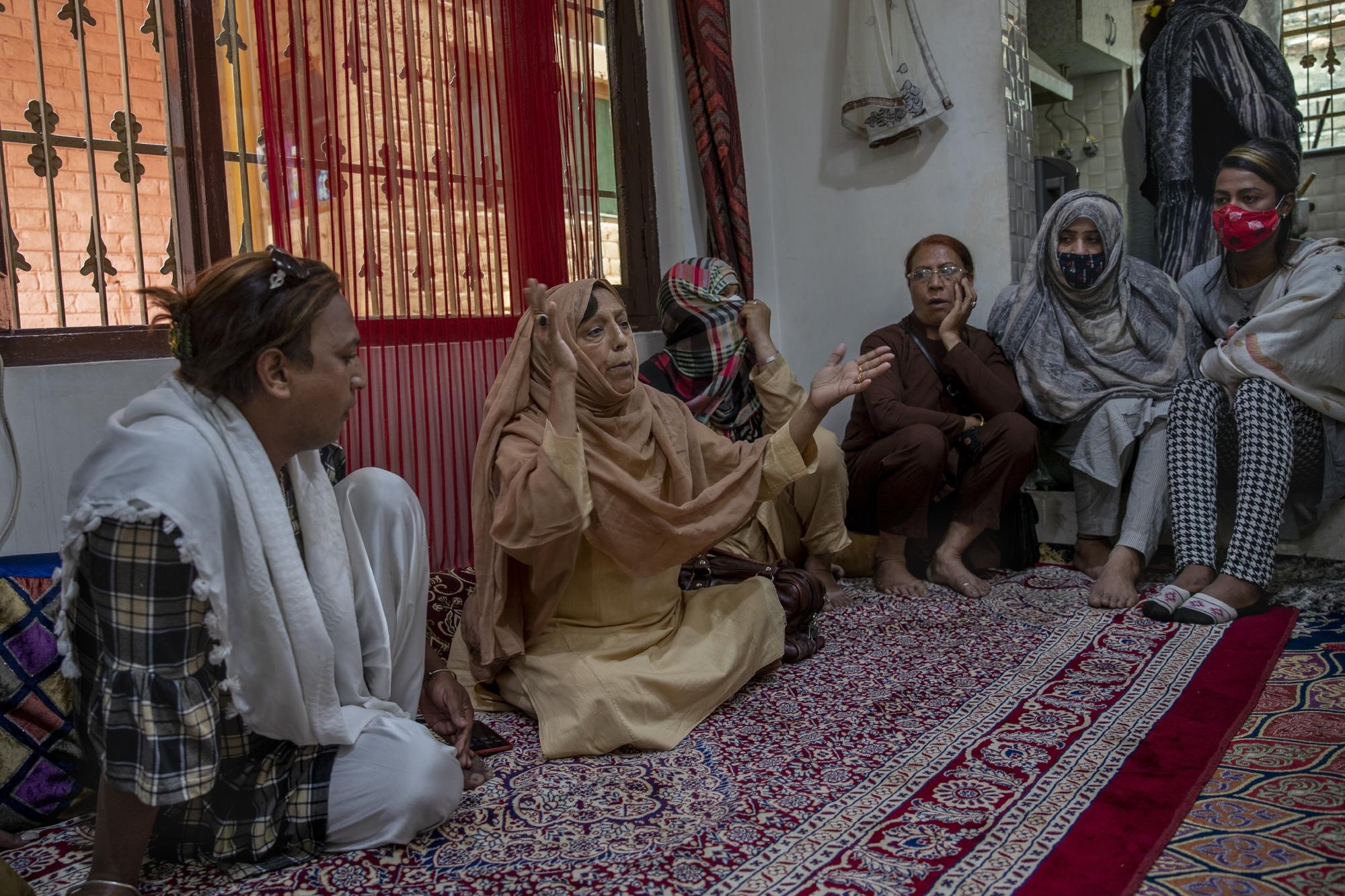 nguoi chuyen gioi An Do bi bo lai anh 6