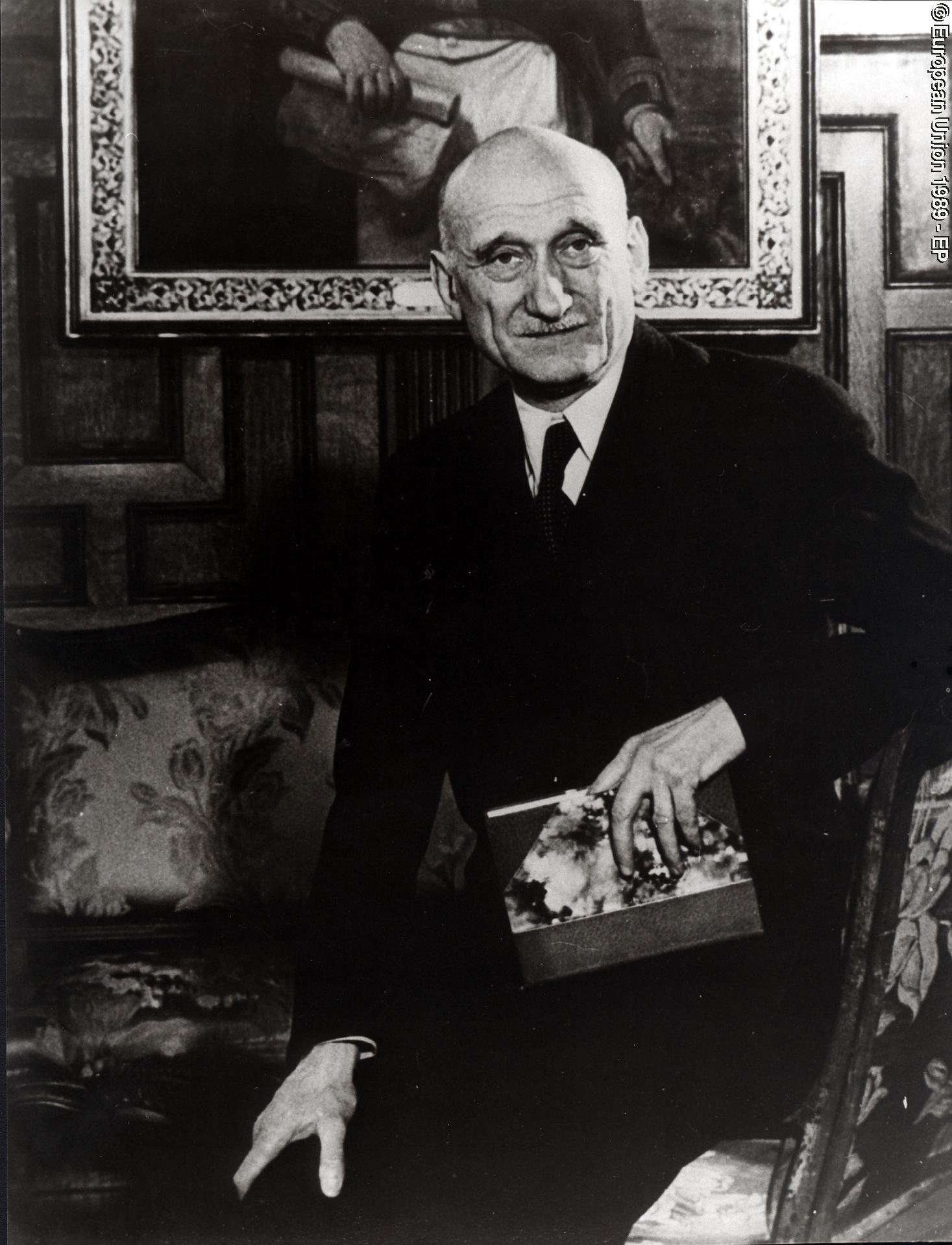 Nguoi sang lap EU gan thanh thanh anh 1