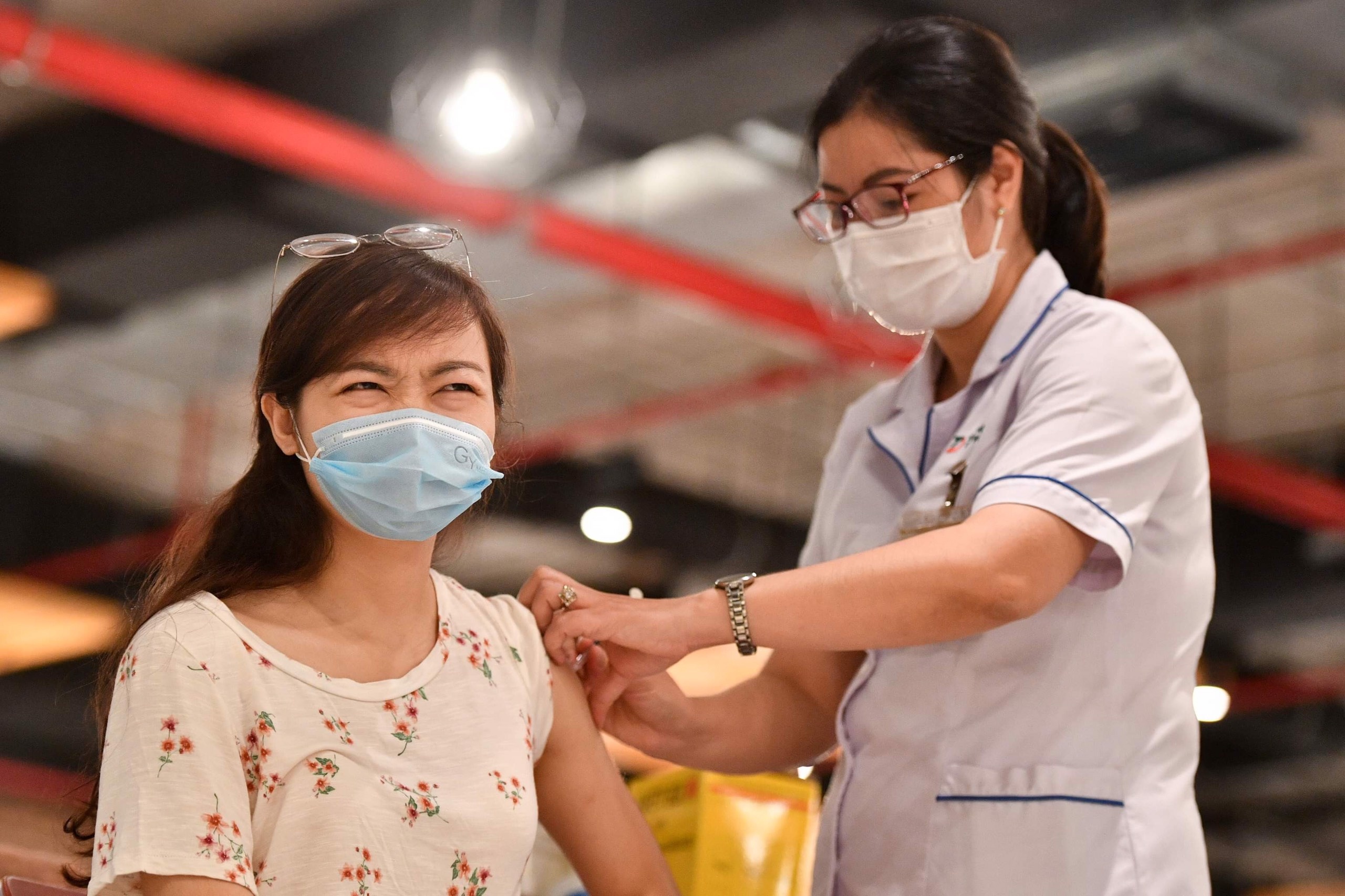 GS Oxford: Vaccine nao WHO phe duyet cung tot hon khong co vaccine hinh anh