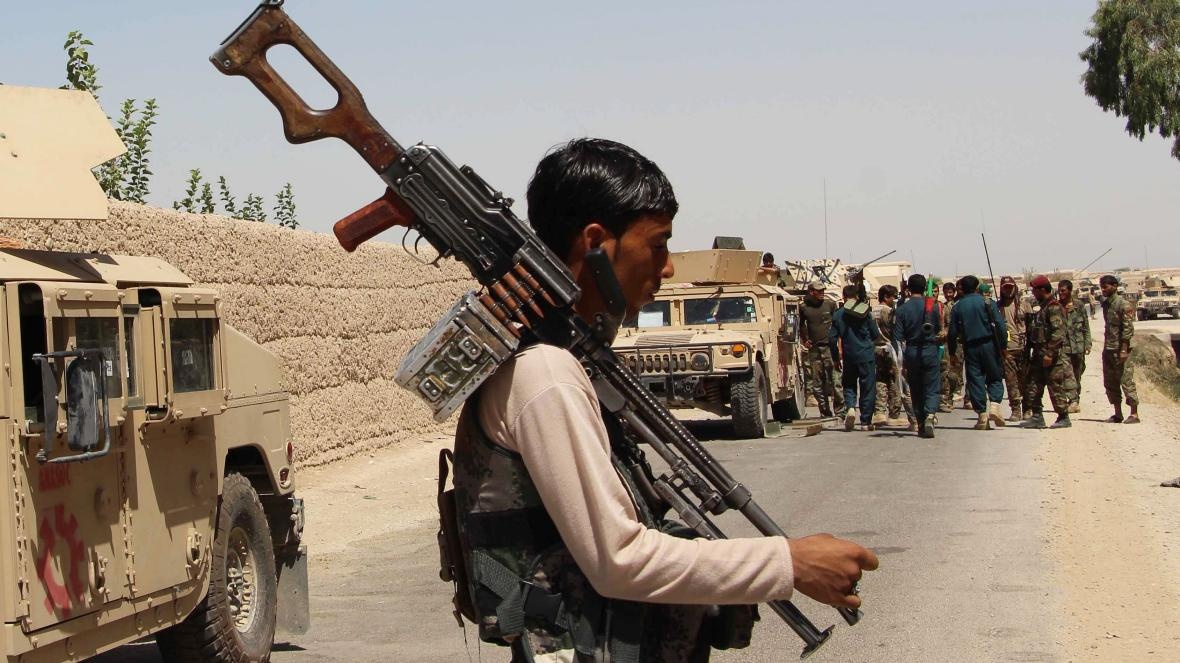 Taliban bao vay mot thanh pho sau khi Anh rut khoi Afhanistan hinh anh