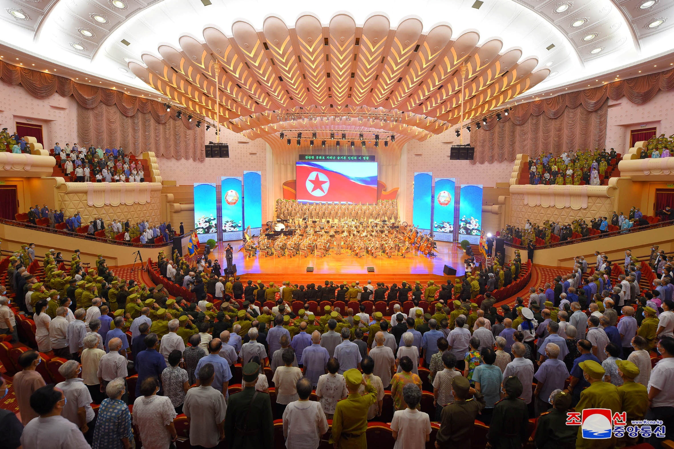 Trieu Tien ky niem 68 nam dinh chien anh 9