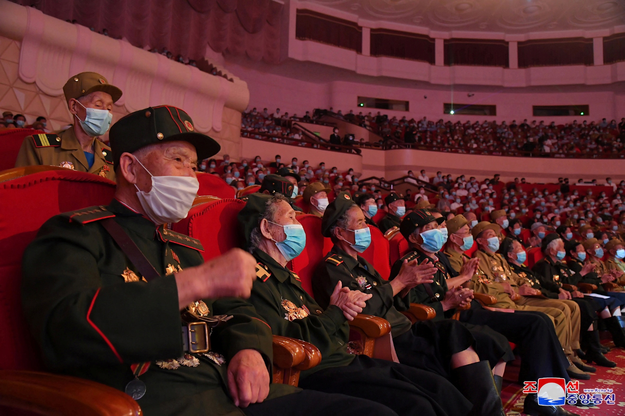 Trieu Tien ky niem 68 nam dinh chien anh 10