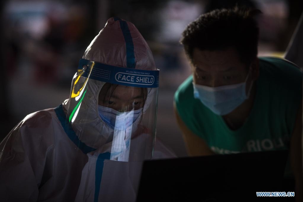 Vu Han xet nghiem toan thanh pho anh 7