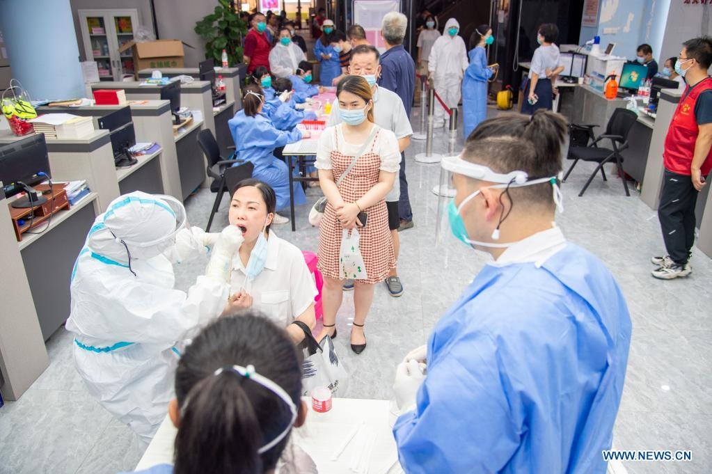 Vu Han xet nghiem toan thanh pho anh 8