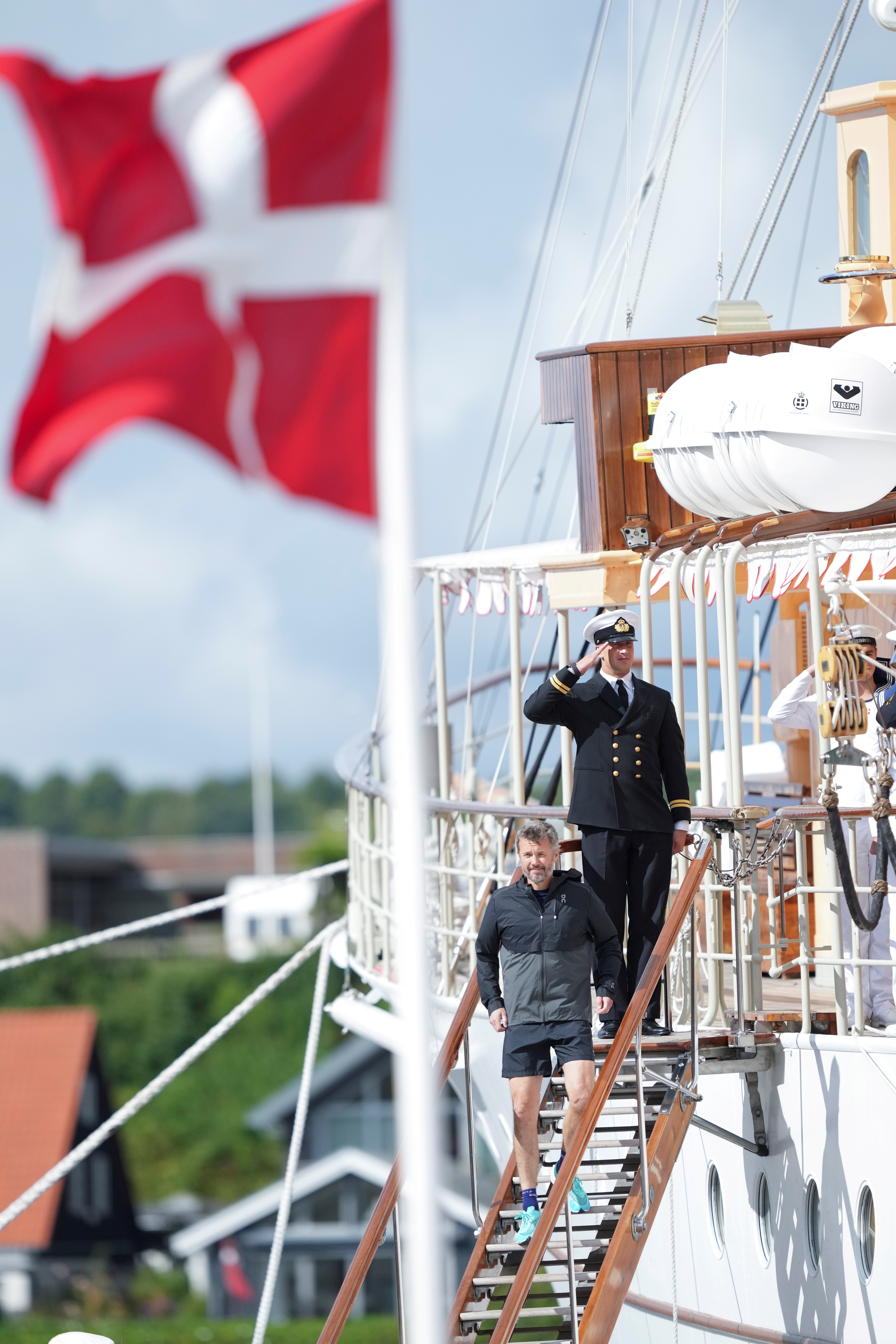 Dan Mach tro lai cuoc song binh thuong anh 3