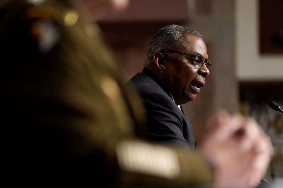 Bo truong Quoc phong My ngac nhien khi quan doi Afghanistan tan ra hinh anh